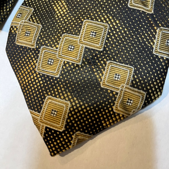 Emelio Ponti Silk Men's NeckTie Gold and Black - Picture 2 of 3